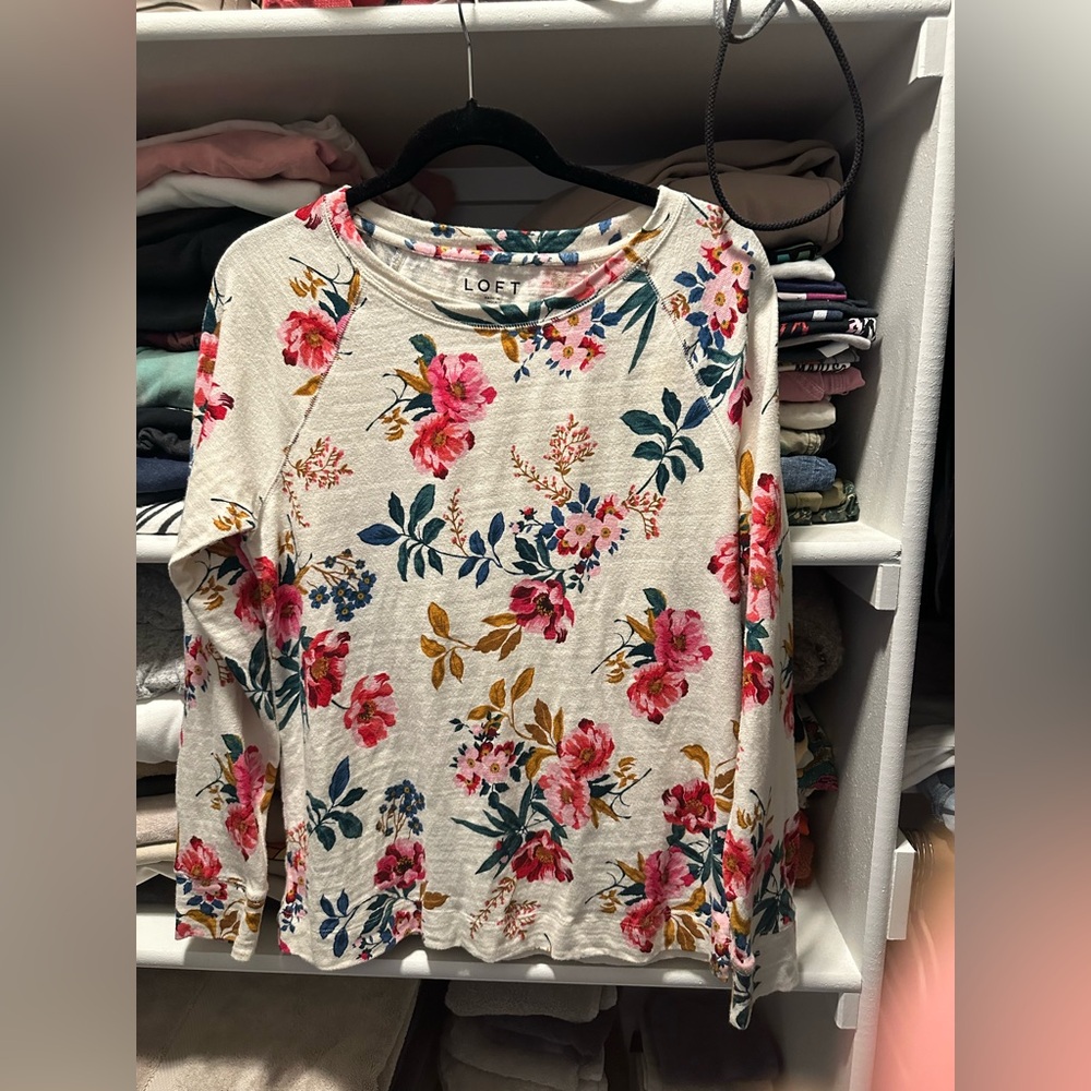 EUC LOFT LIGHTWEIGHT SWEATSHIRT SIZE Med